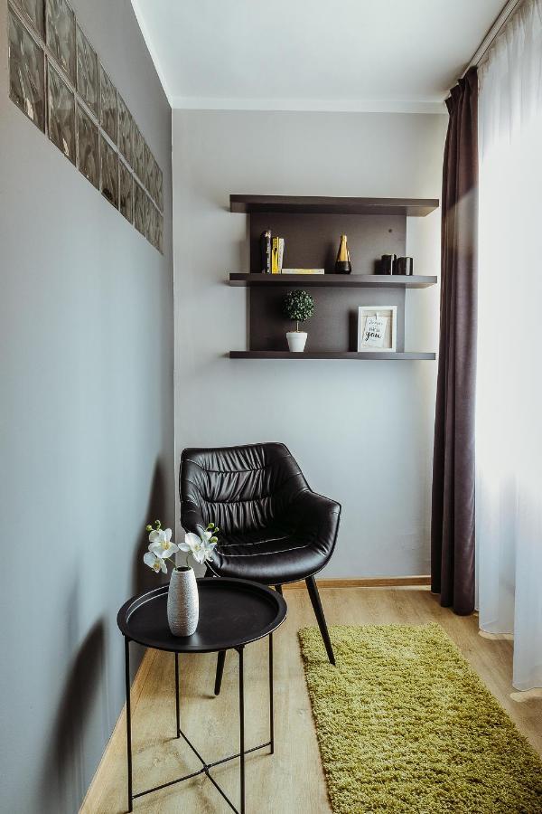 Charlotte Apartment - 2Bedrooms W Parking Near Nymphaea Gran Varadino Esterno foto