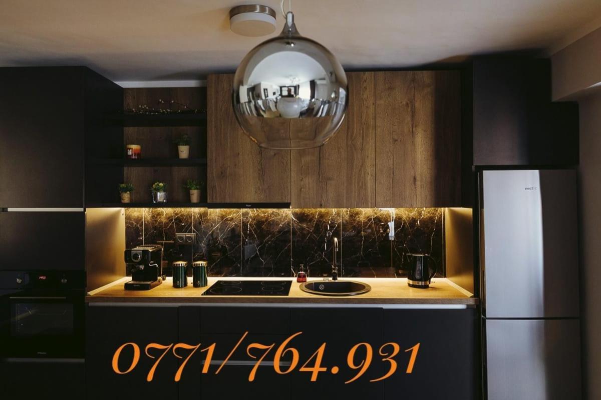 Charlotte Apartment - 2Bedrooms W Parking Near Nymphaea Gran Varadino Esterno foto