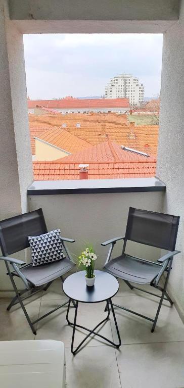 Charlotte Apartment - 2Bedrooms W Parking Near Nymphaea Gran Varadino Camera foto